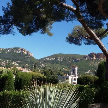Cassis Centre- Entre Falaise Et Port Exterior foto