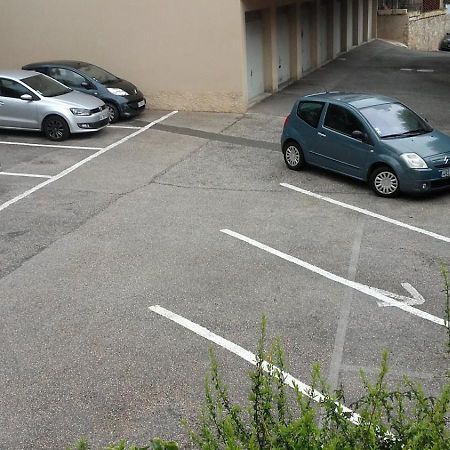 Cassis Centre- Entre Falaise Et Port Exterior foto