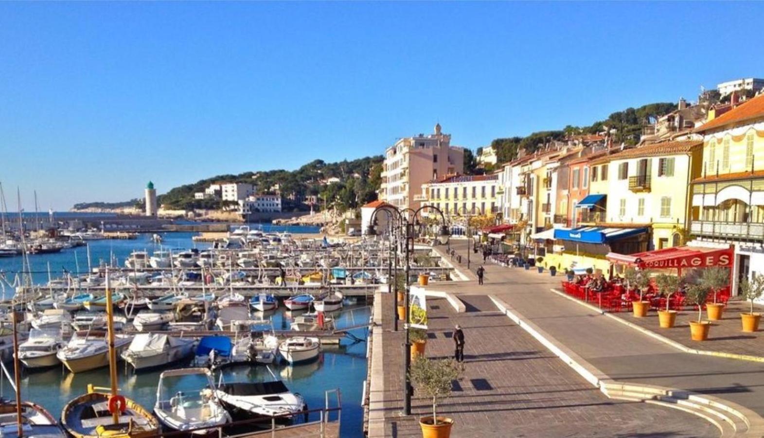 Cassis Centre- Entre Falaise Et Port Exterior foto