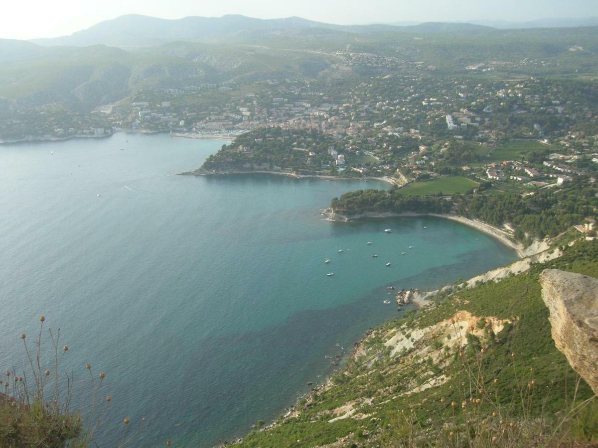 Cassis Centre- Entre Falaise Et Port Exterior foto