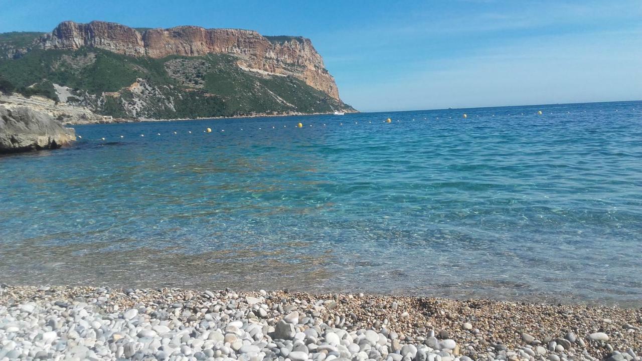 Cassis Centre- Entre Falaise Et Port Exterior foto